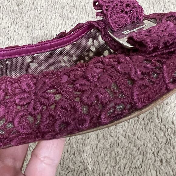 SALVATORE FERRAGAMO Size 7.5 Varina Crochet Ballet Flats Round Toe Slip On Wine - Picture 4 of 8
